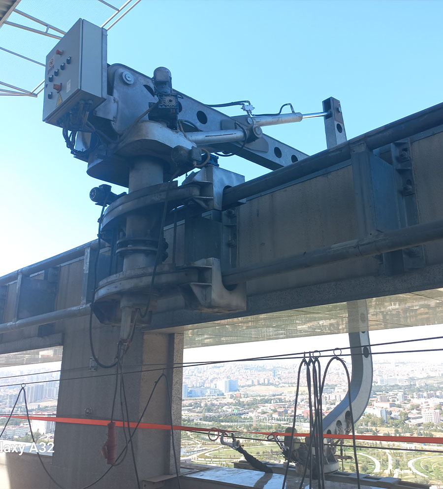Parapet İçi Raylı Cephe Temizlik Sistemleri